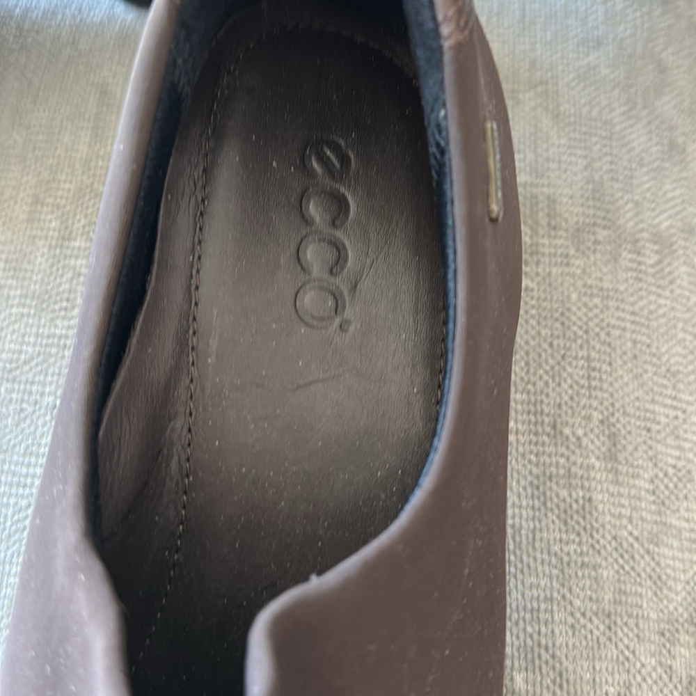 Ecco 39 / US 8 Brown Heel- Excellent condition sculptured Gore Tex slip on - Picture 3 of 8